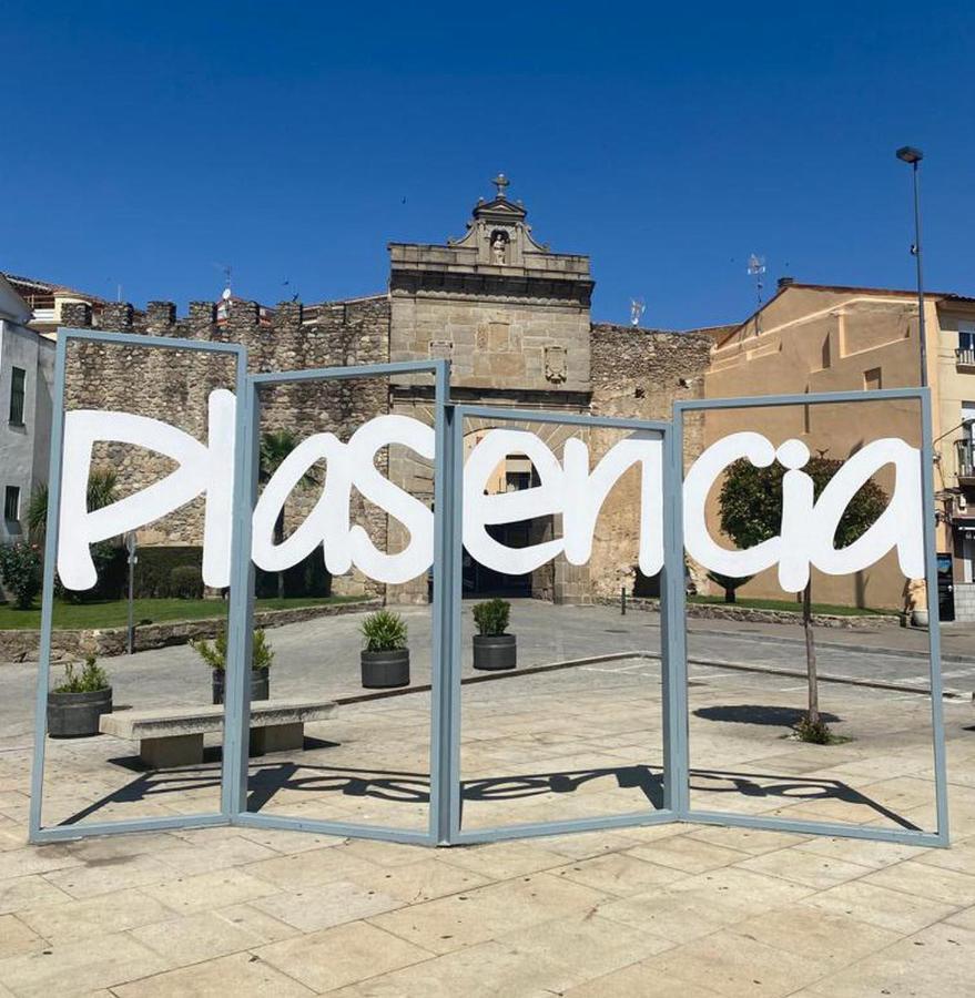Puerta Del Sol - Plasencia Exterior photo